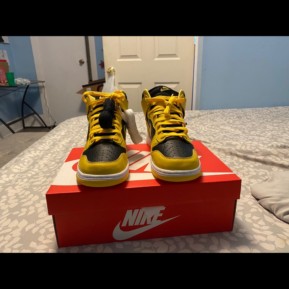 Nike dunk high varsity maize !